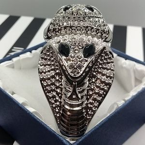 Austrian Crystal COBRA